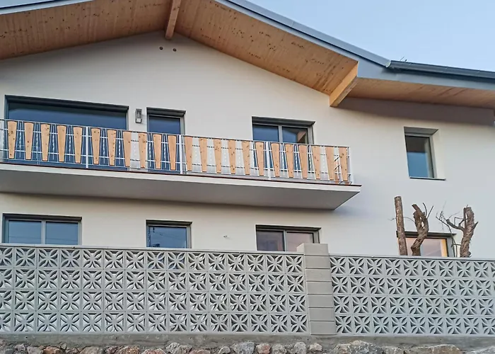 Mit Terrasse Apartman *